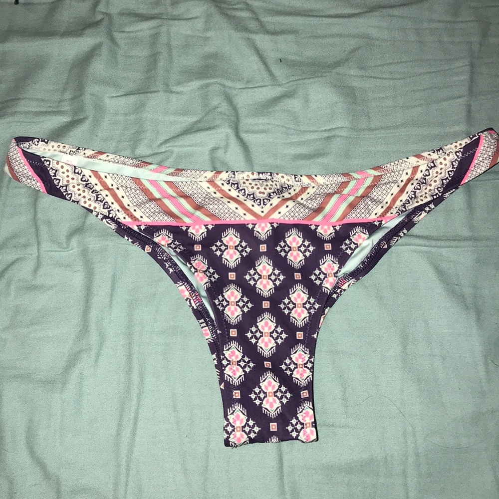VS cheeky bikini bottom
